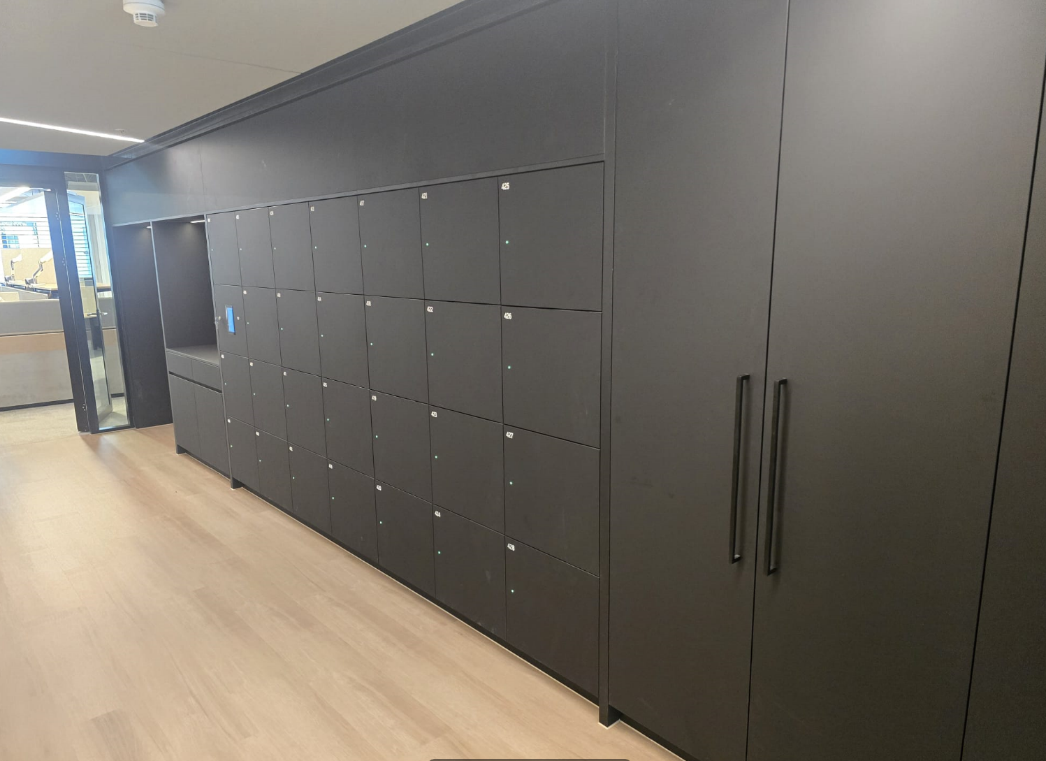 Büro-Einrichtung & Montage