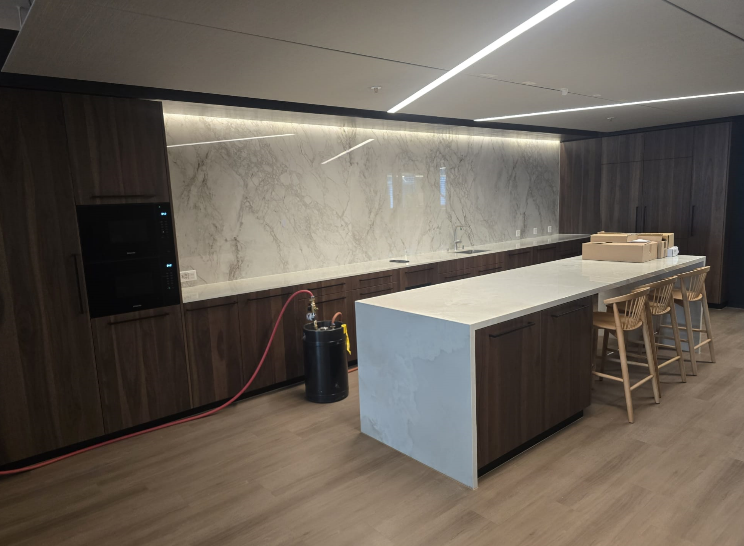 Büroküche Installation