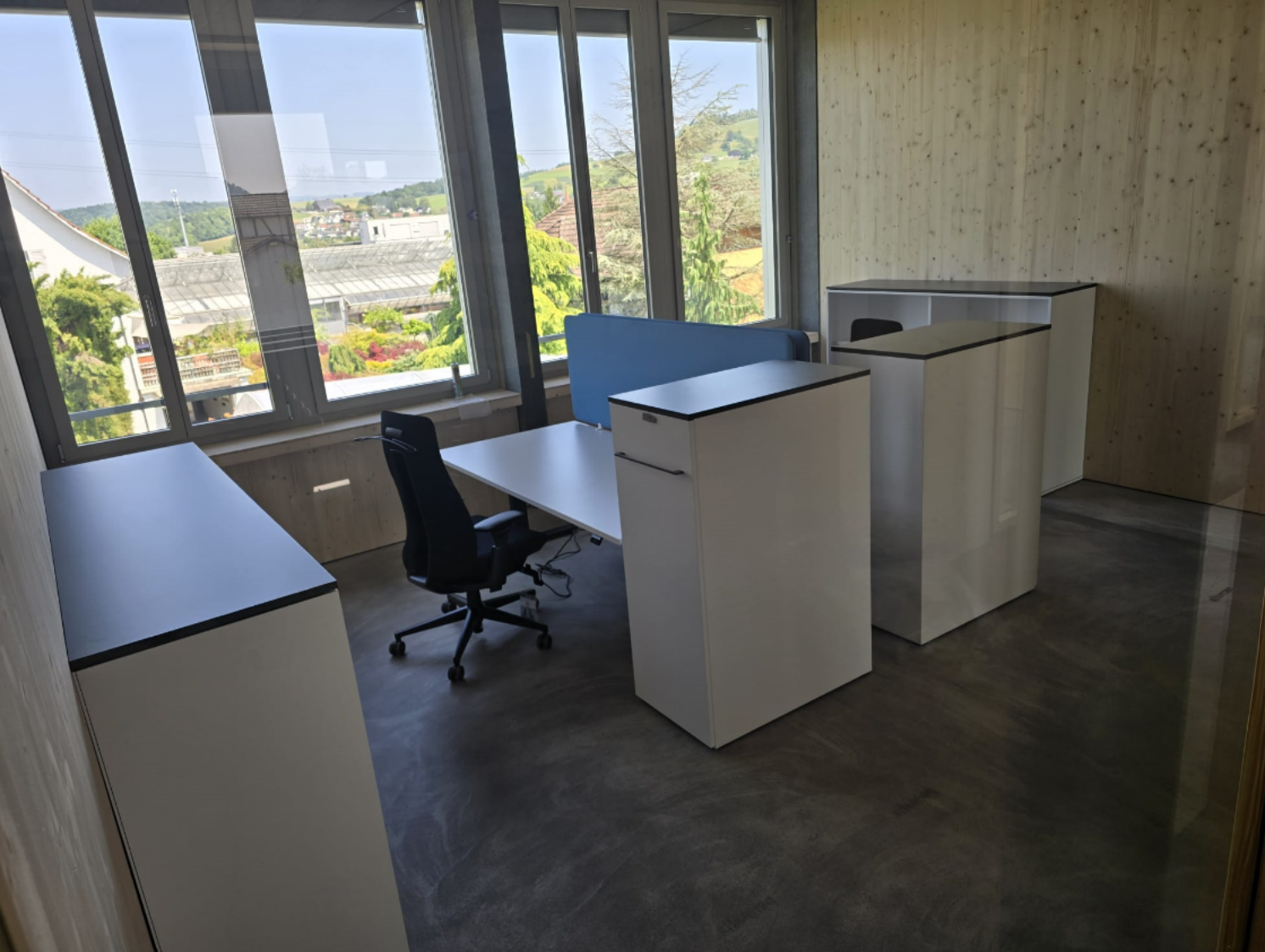 Neubau Büro mit modernen Arbeitsplätzen